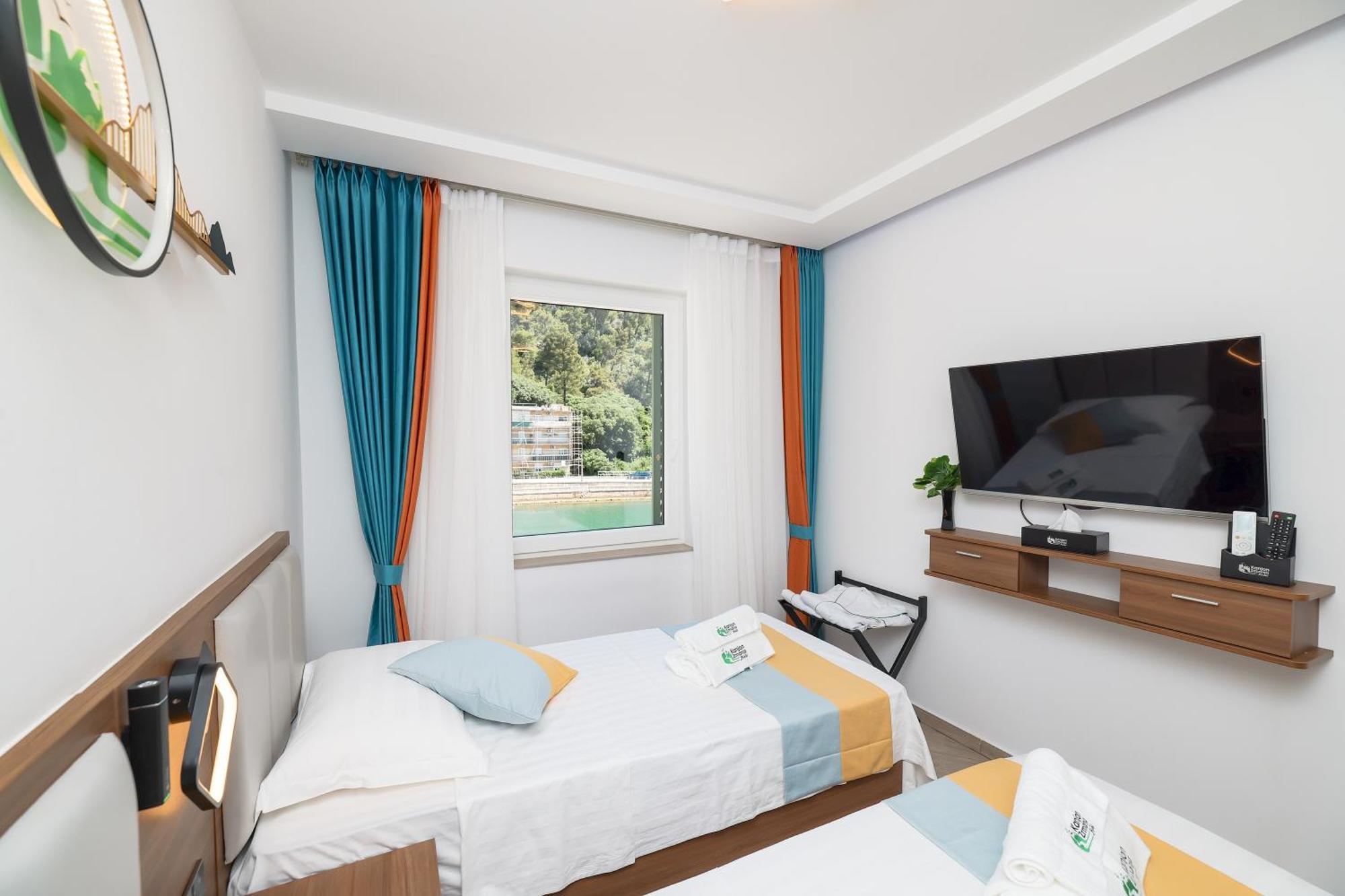 Hotel Kanjon Zrmanje โอเบรอควาซ ภายนอก รูปภาพ