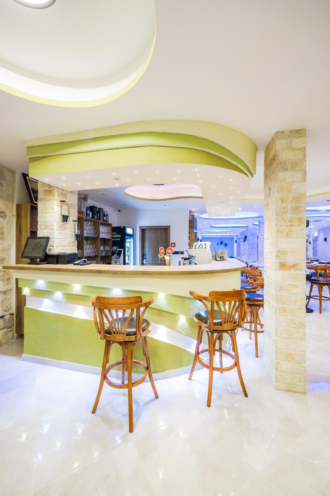 Hotel Kanjon Zrmanje โอเบรอควาซ ภายนอก รูปภาพ