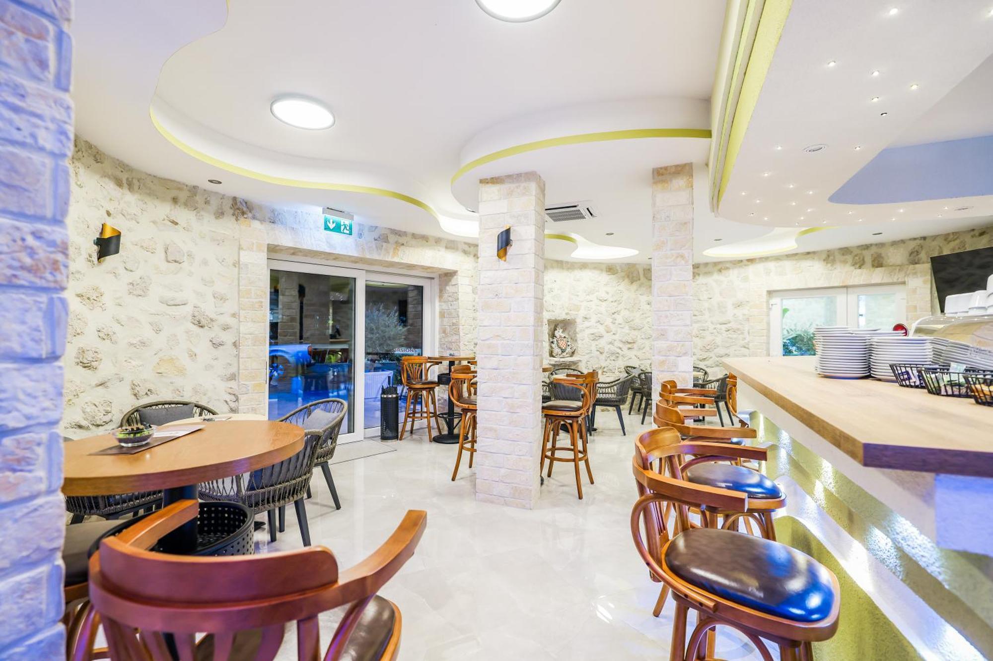 Hotel Kanjon Zrmanje โอเบรอควาซ ภายนอก รูปภาพ